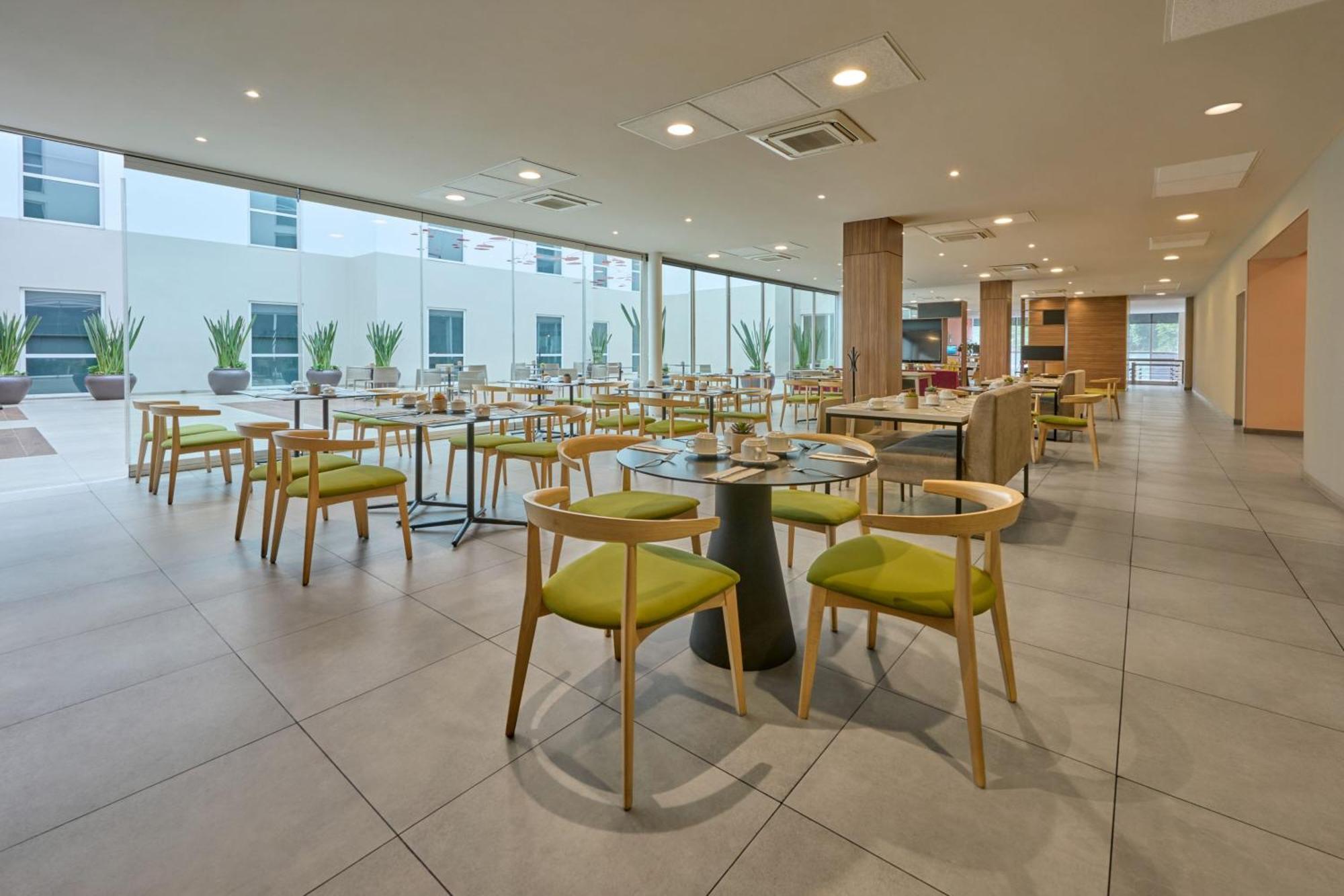 City Express Plus By Marriott Ciudad De Mexico Insurgentes Sur Exterior photo